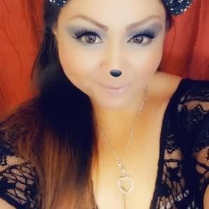 Meet your Posher, Dee